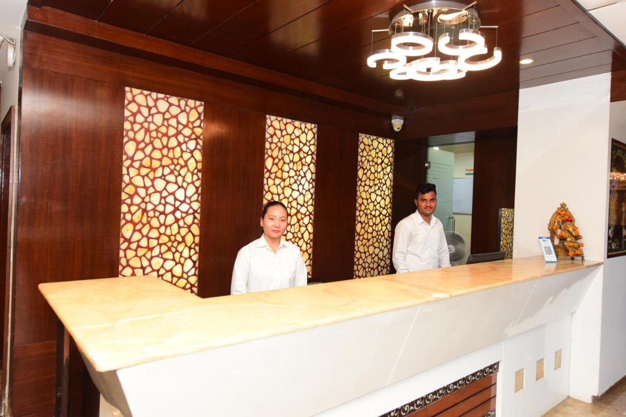 Hotel Yois Udaipur Exteriör bild