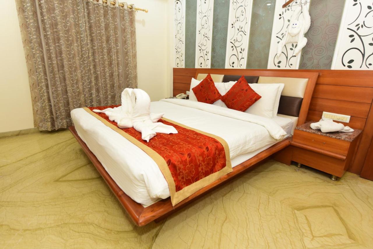 Hotel Yois Udaipur Exteriör bild